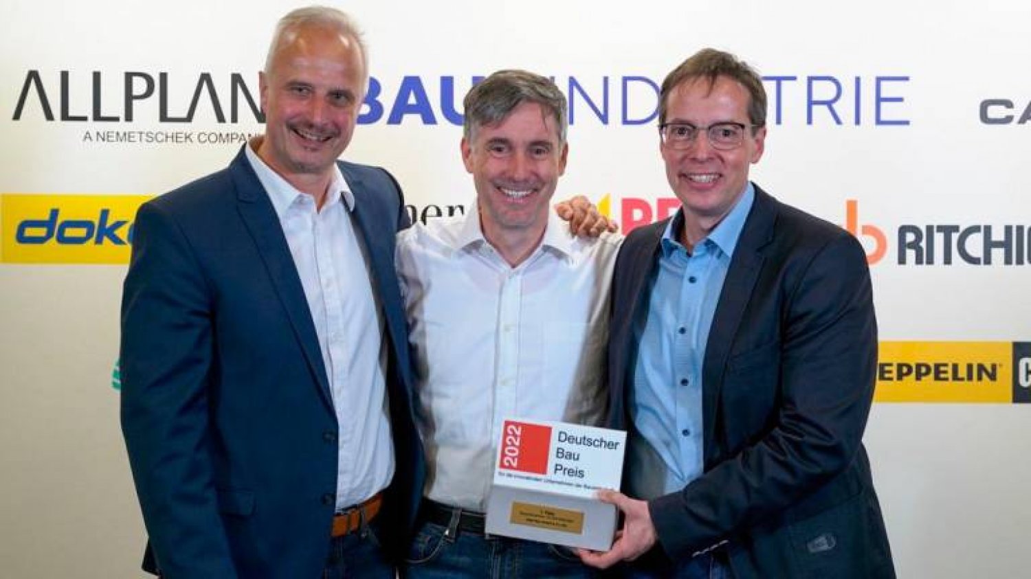 Michael Auth, Peter und Stefan Jökel (von links) freuen sich über die erneute Auszeichnung.