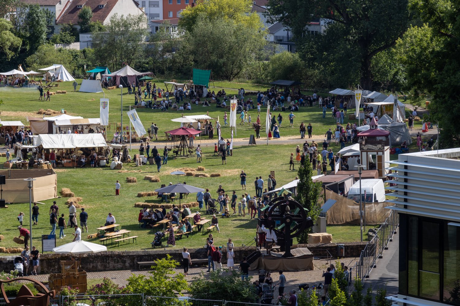 Die Historische Jubiläumsfeier auf der Müllerwiese ist in vollem Gange.