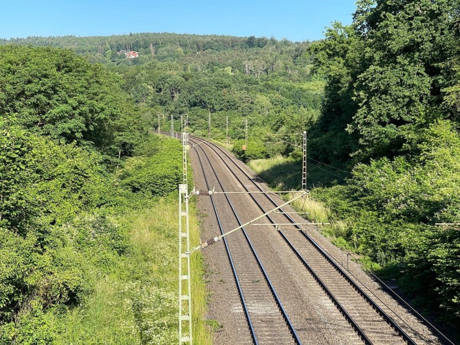 Die Bahn meldet Beeinträchtigungen zwischen Fulda und Frankfurt am Main.
