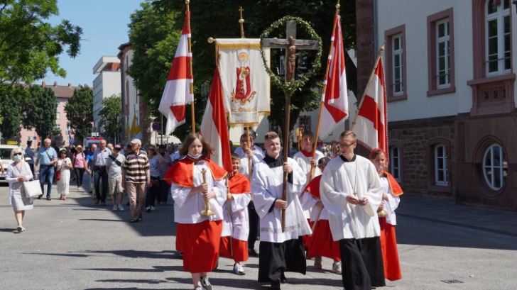 Fronleichnam Auf Dem Hanauer Markplatz Mit Großer Prozession