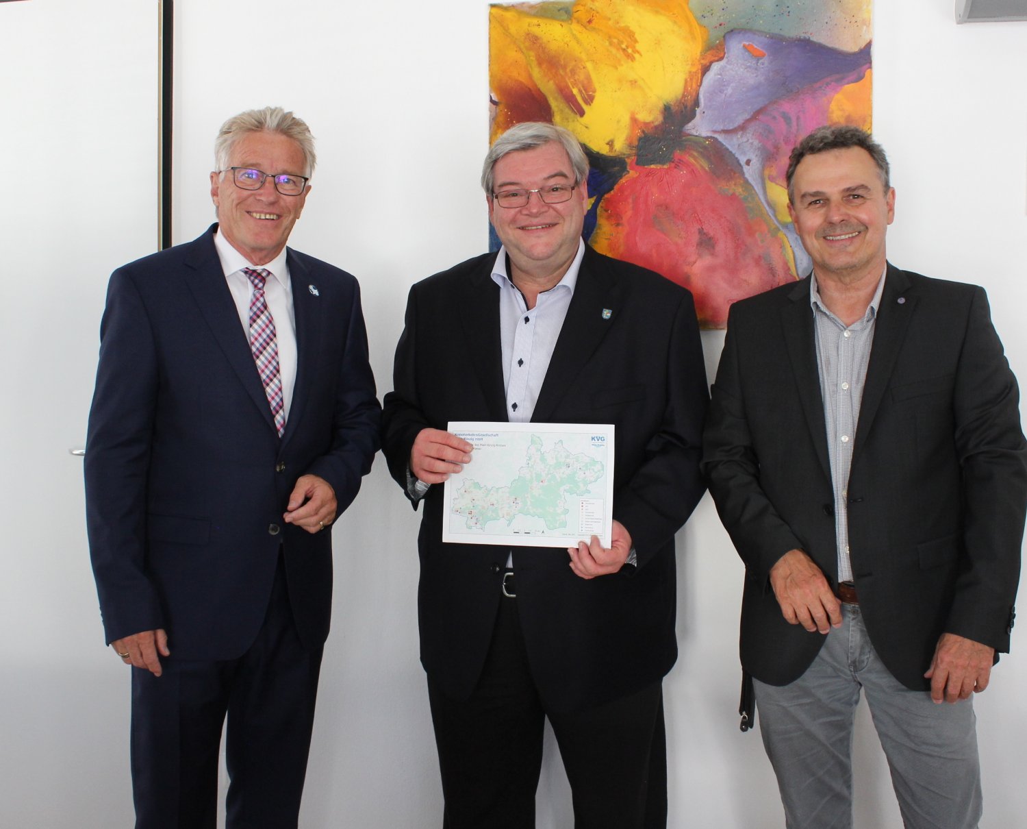 von links: Kreisbeigeordneter Winfried Ottmann, Bürgermeister Tobias Weisbecker (Bad Orb) & KVG-Geschäftsführer Rüdiger Krenkel