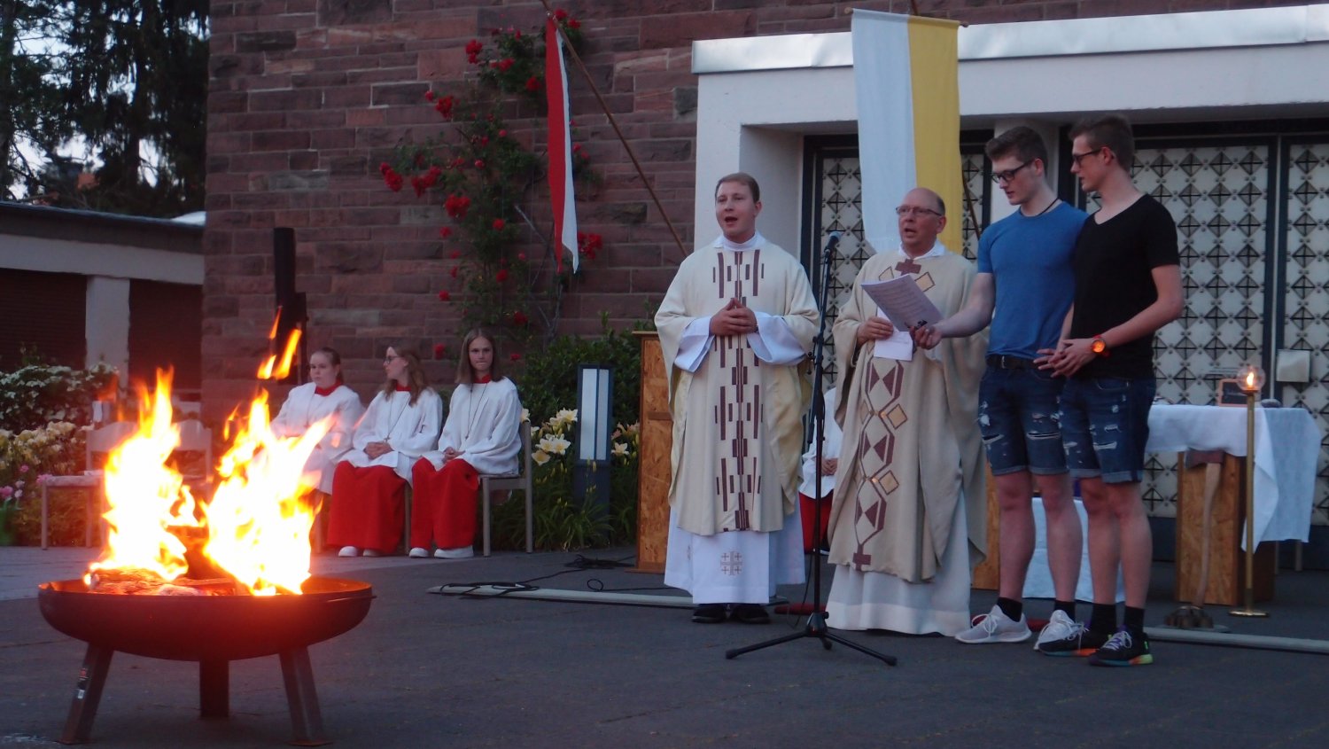  Das Johannesfest auf dem Kesselstädter Kirchplatz