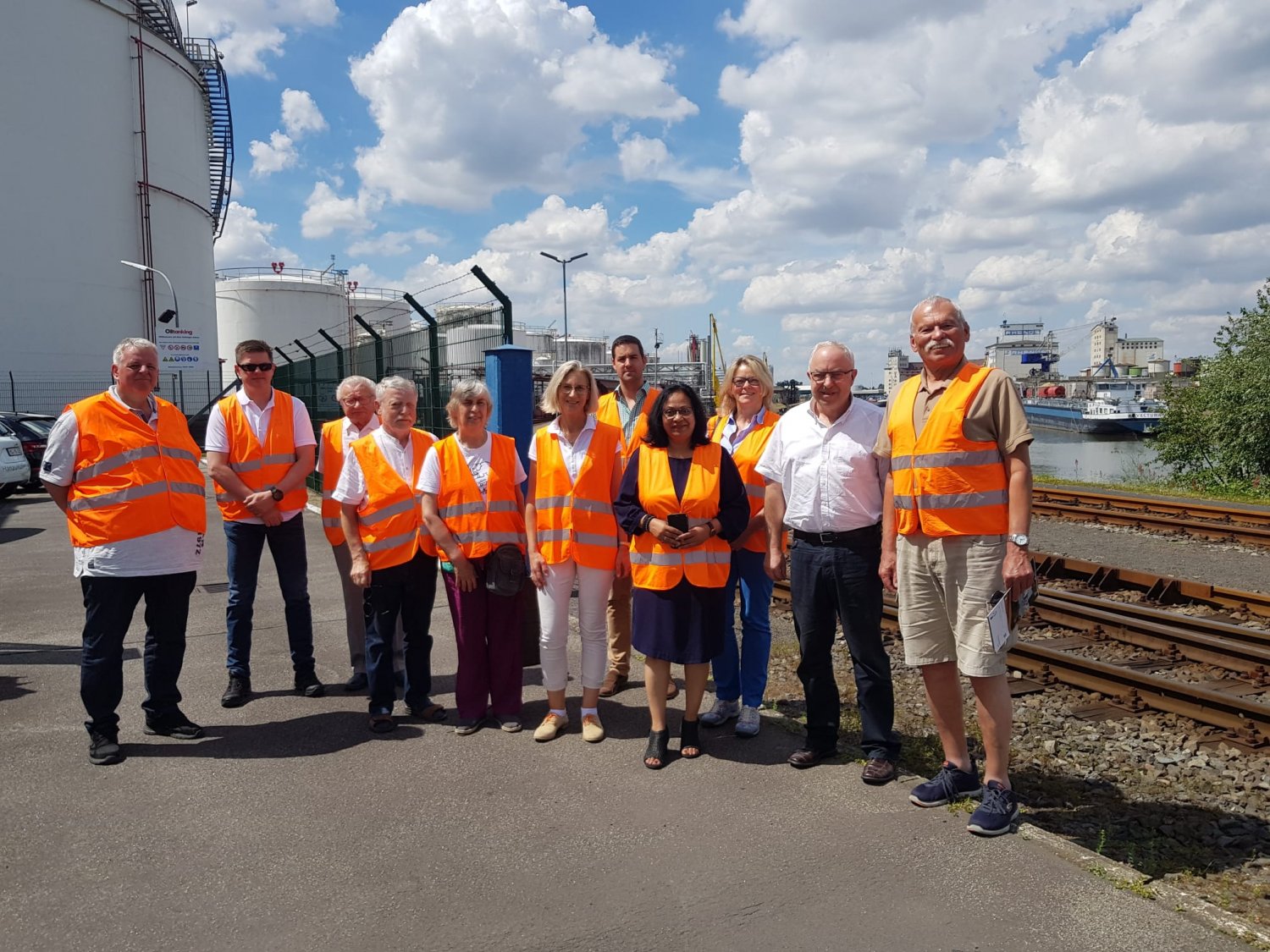Einen beeindruckenden Hafen gibt es nicht nur in Hamburg zu entdecken.
