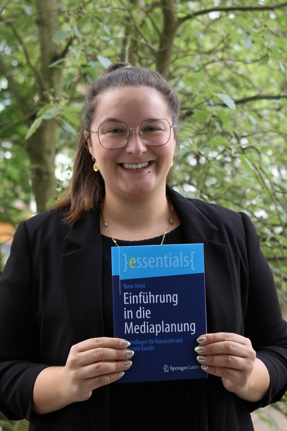 Runa Strott veröffentlicht Marketing-Fachbuch