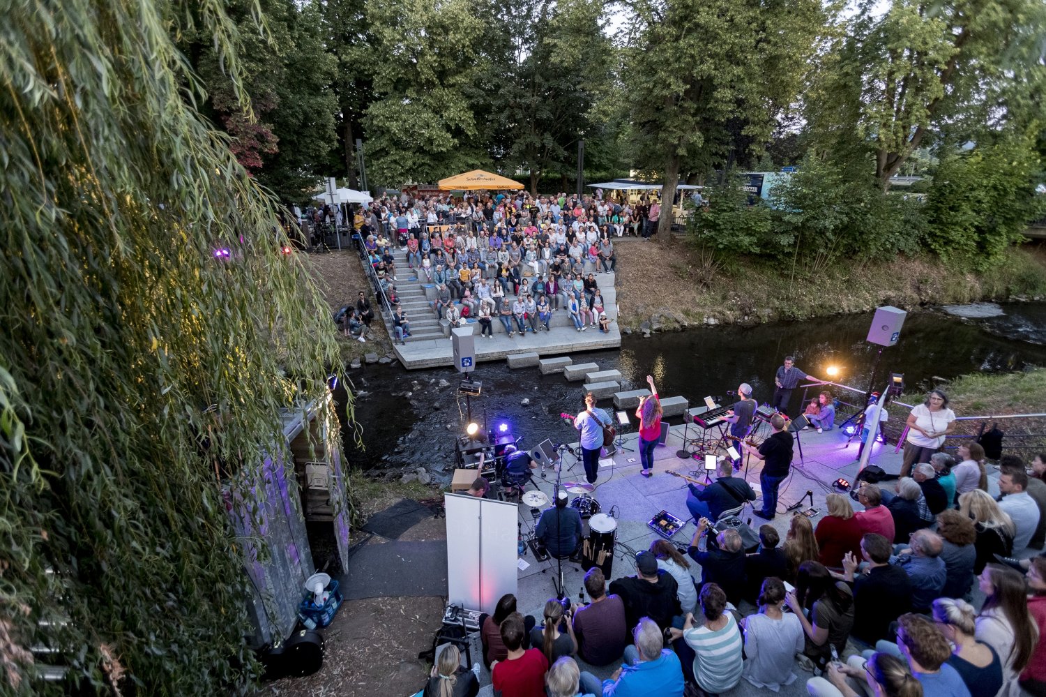 Noch bis Donnerstag, den 14. Juli, geht der musikalische Genuss an der einmaligen Arena in der Salz im Schatten des Alten Kurparks Bad Soden-Salmünster weiter