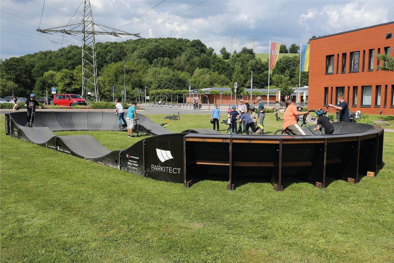Dieser Pumptrack kann in unterschiedlichen Streckenformaten montiert werden.