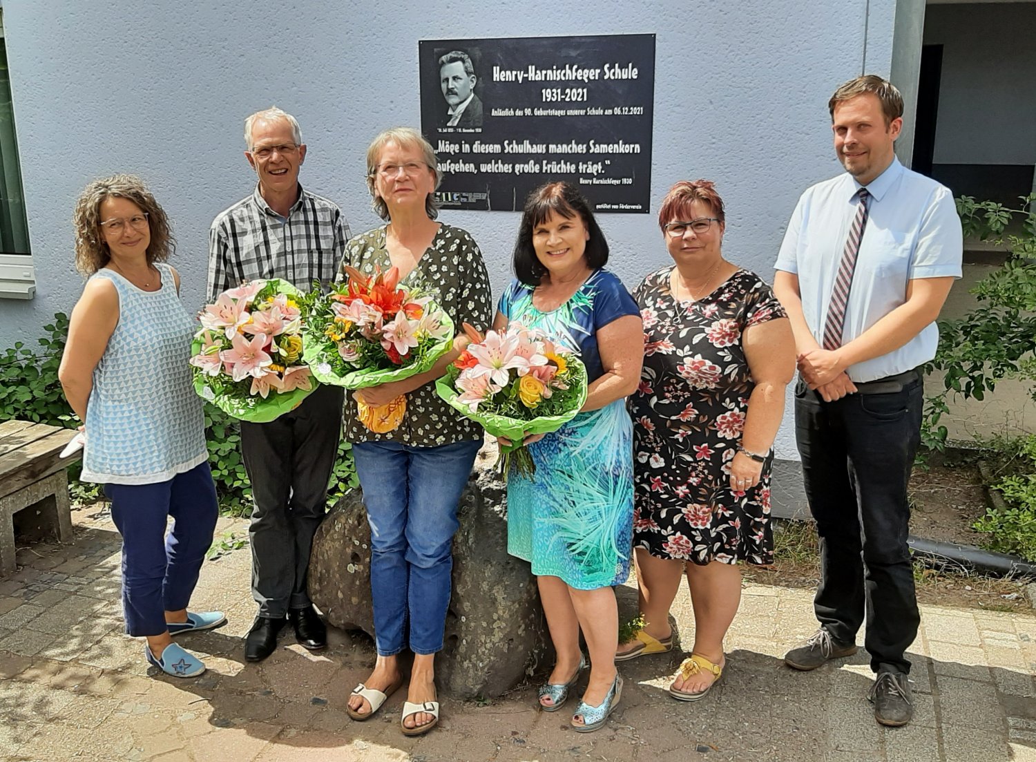 v.l.n.r.: Schulleiterin Susanne Glück, Pfarrer Fredy Henning, Margit Augustin, Jutta Roth-Weber, Grundstufenleiterin Antje Spahn und stellvertretender Schulleiter Sebastian Fritsch