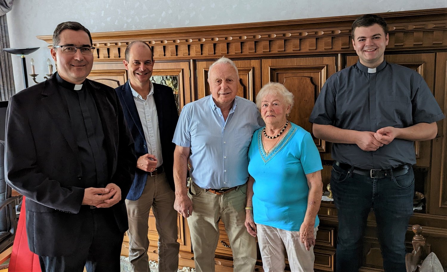 Pfarrer Christoph Rödig, Bürgermeister Dr. Albrecht Eitz, Norbert Harth, Erika Harth und Kaplan Johannes Wende