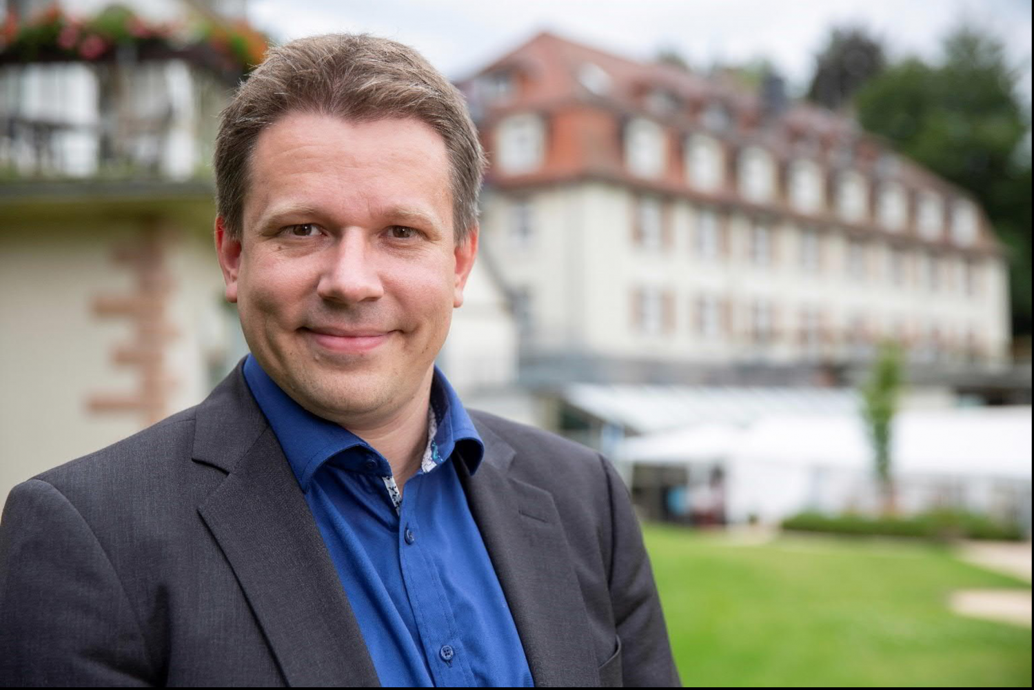 Die Klinikleitung um Georg Freund fordert einen sofortigen Inflationsausgleich.