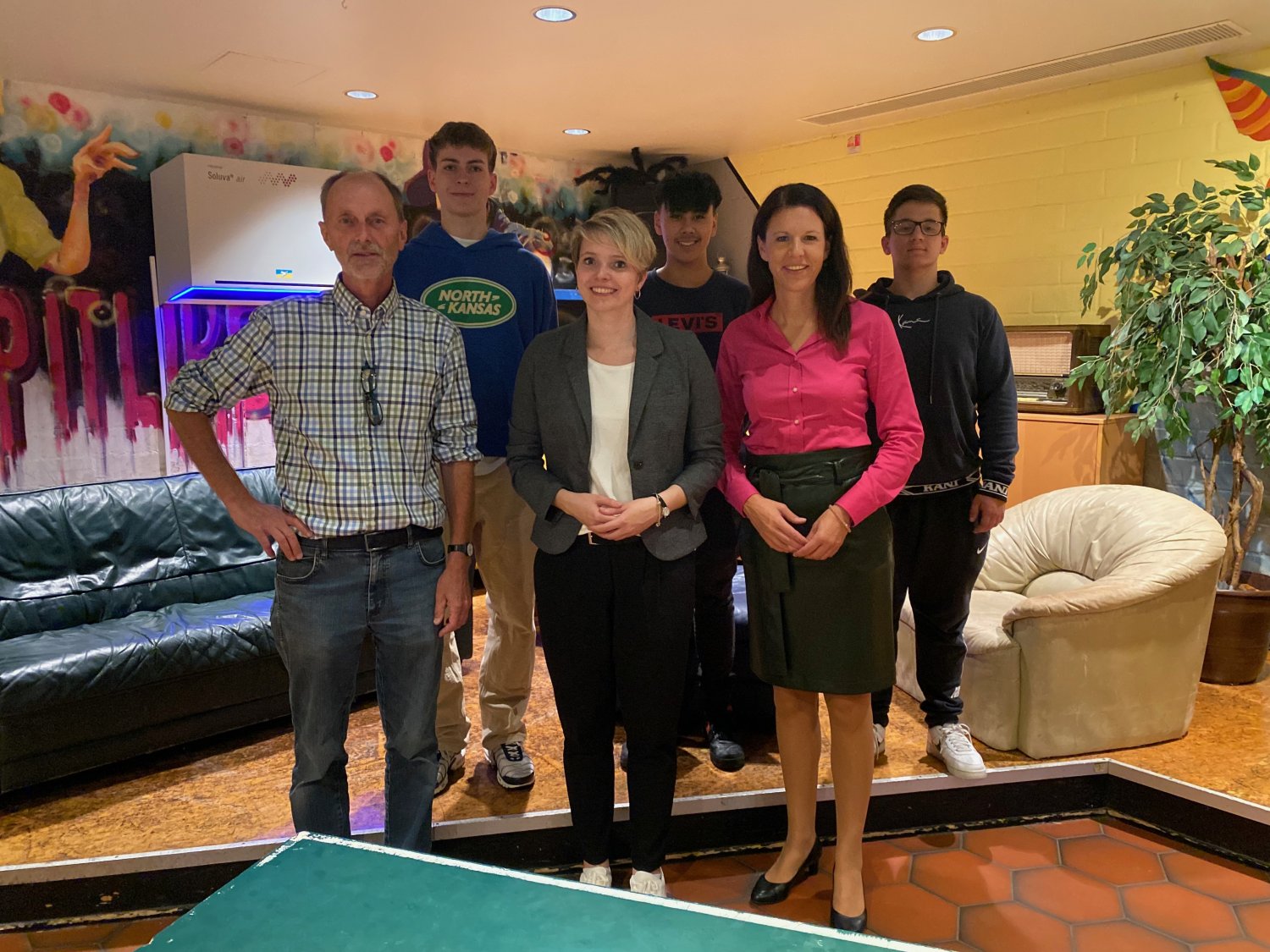 Reiner Uftring, Reto Hillebrand, Theresa Neumann, Ilyas Krebs (Praktikant Gemeinde Großkrotzenburg), Katja Leikert und Can Aydin (Praktikant Gemeinde Großkrotzenburg).