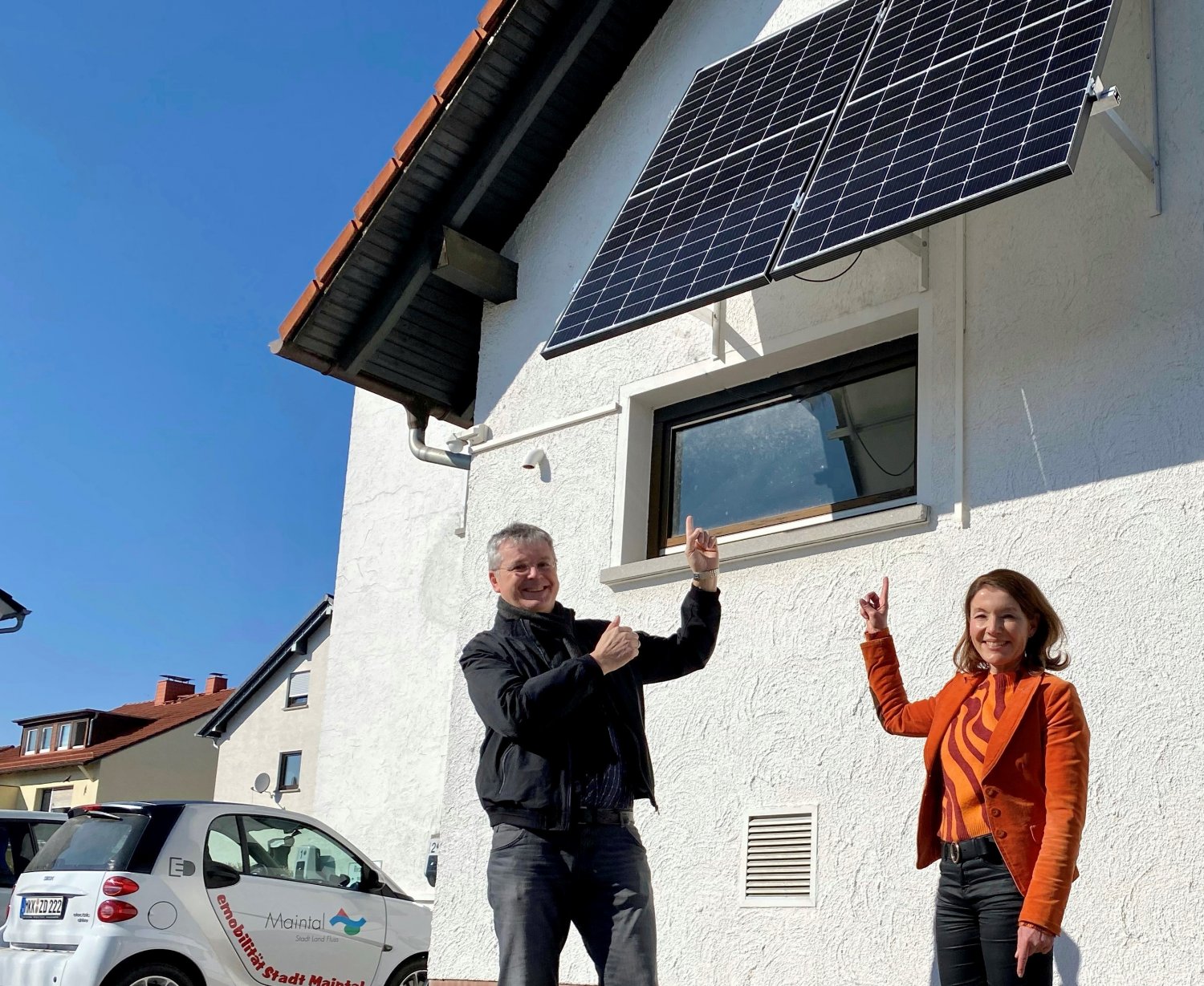 Für 2022 können noch Fördergelder beantragt werden, informieren Klimamanager Andreas Frank und Bürgermeisterin Monika Böttcher.