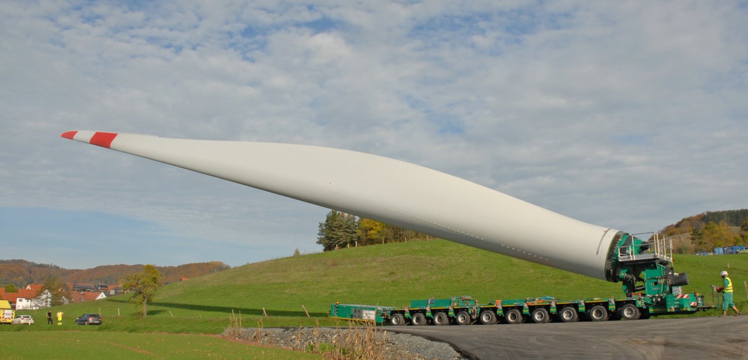 So nach und nach werden hier die Teile für die beiden Windkraftanlagen des Windparks Elm angeliefert