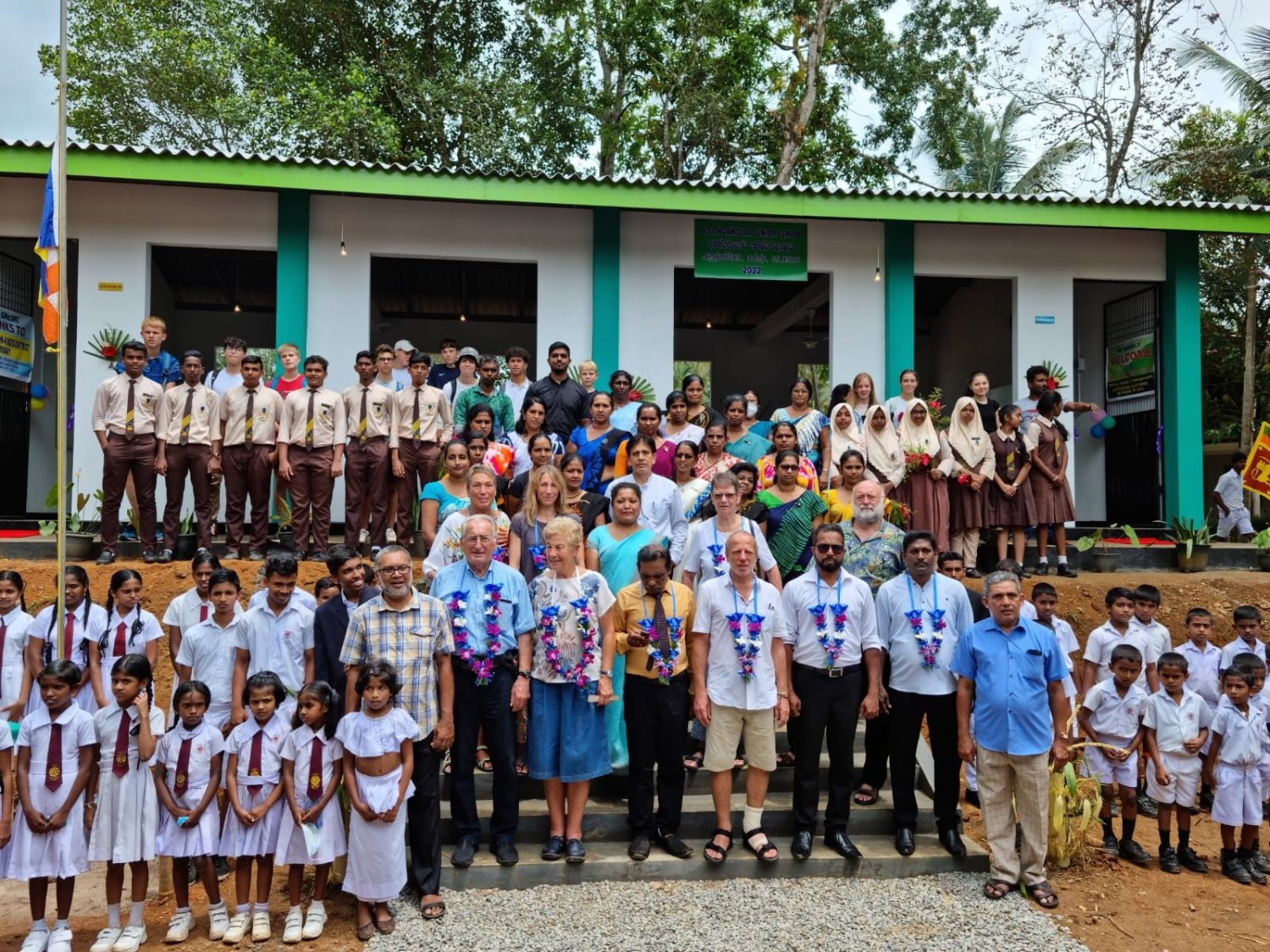 Übergabe des neuen Schulgebäudes für die Aluthgamgoda Junior School.