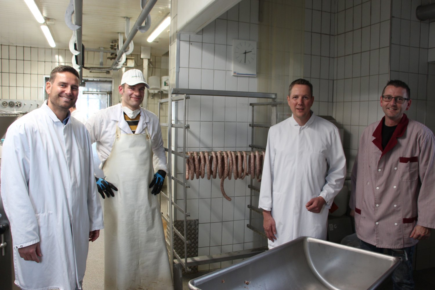 Degen und Schachtner besichtigten die Produktion der Metzgerei Wellert/DiDa GmbH.
