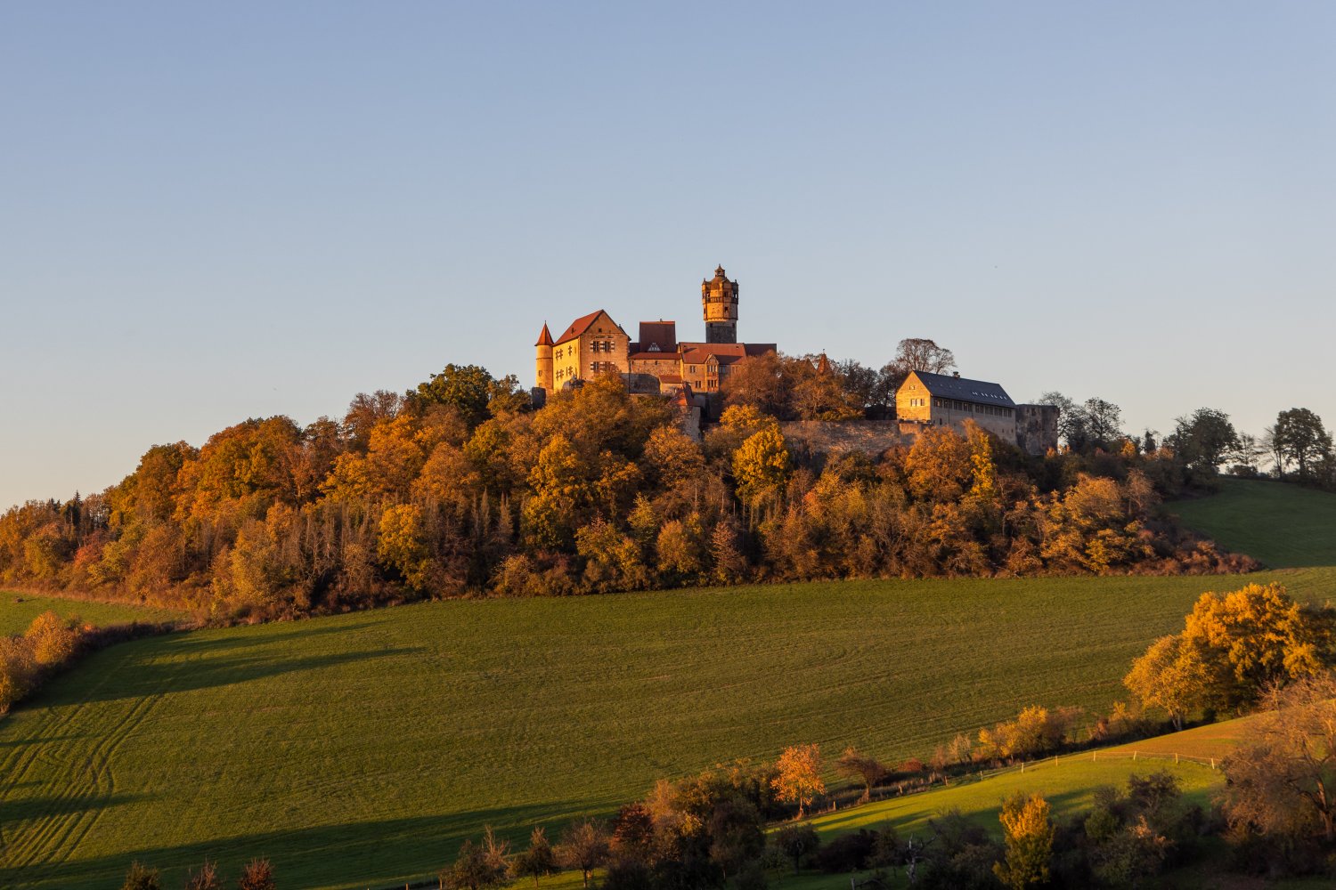 KINZIG.NEWS Fotograf Justin Möser hat sich an einem goldenen Novembertag auf einen Streifzug durch unseren MKK begeben...