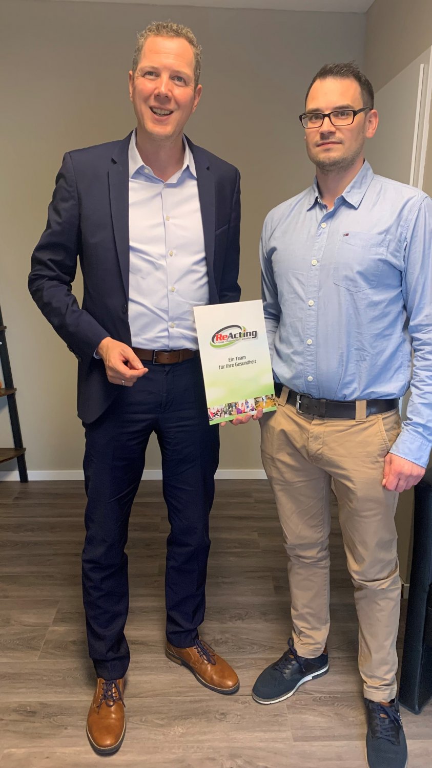 SPD-Landtagsabgeordnete Christoph Degen mit Björn-Maurice Bossert, dem Geschäftsführer Vision Physio und Gründer von find-a-physio.de.