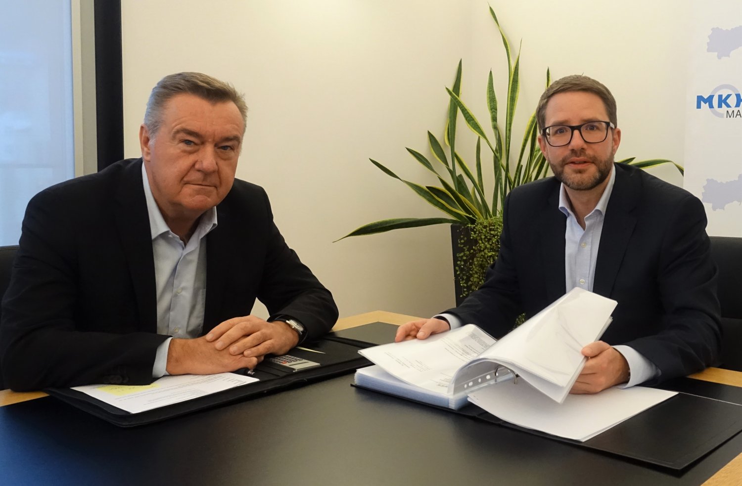 Oberbürgermeister Claus Kaminsky und Landrat Thorsten Stolz sind in Sorge um die Zukunft der kommunalen Krankenhäuser.