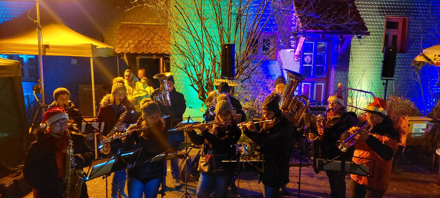 Es war einiges los auf dem Brachtaler Familienweihnachtsmarkt.