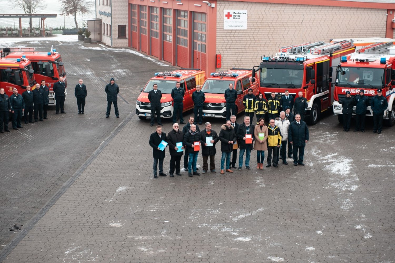Übergabe der Förderbescheide am Hilfeleistungszentrum in Somborn.