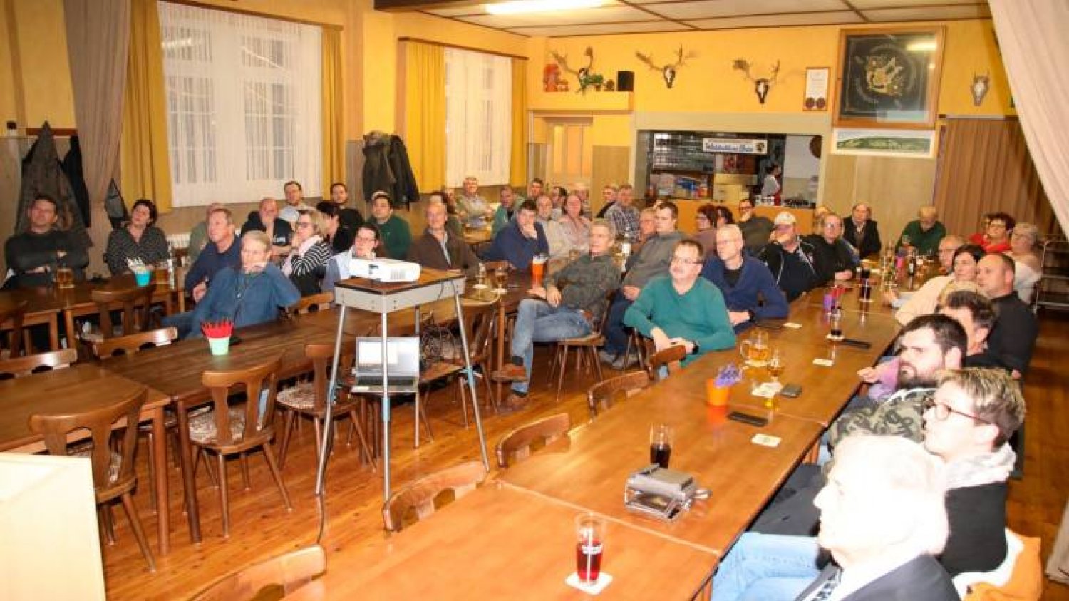 Einige Stühle blieben leer im Männerneujahr in Flörsbach.