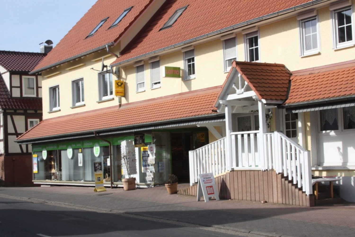 Bürgermeister Andreas Weiher bedauert die Entscheidung sehr, denn der „Mittelpunkt“ ist das Lebensmittelgeschäft in Aufenau, das die Nahversorgung im Stadtteil seit Jahrzehnten.