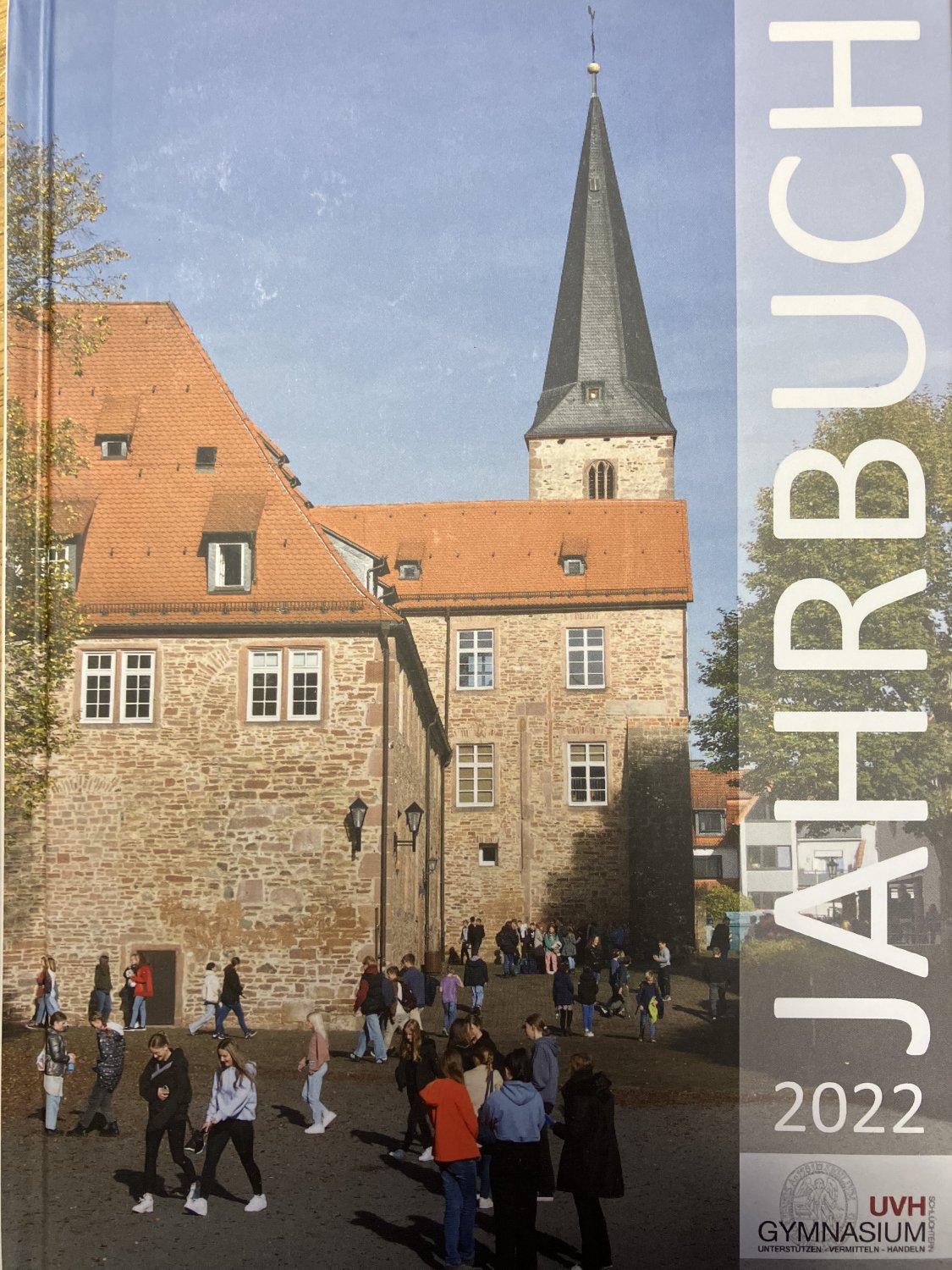 Das Jahrbuch kann zum Preis von 8 Euro erworben werden.