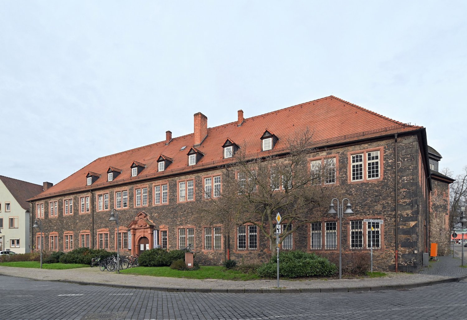 Im Kanzleigebäude am Schlossplatz in Hanau soll der neue Kulturort weiter entwickelt werden.