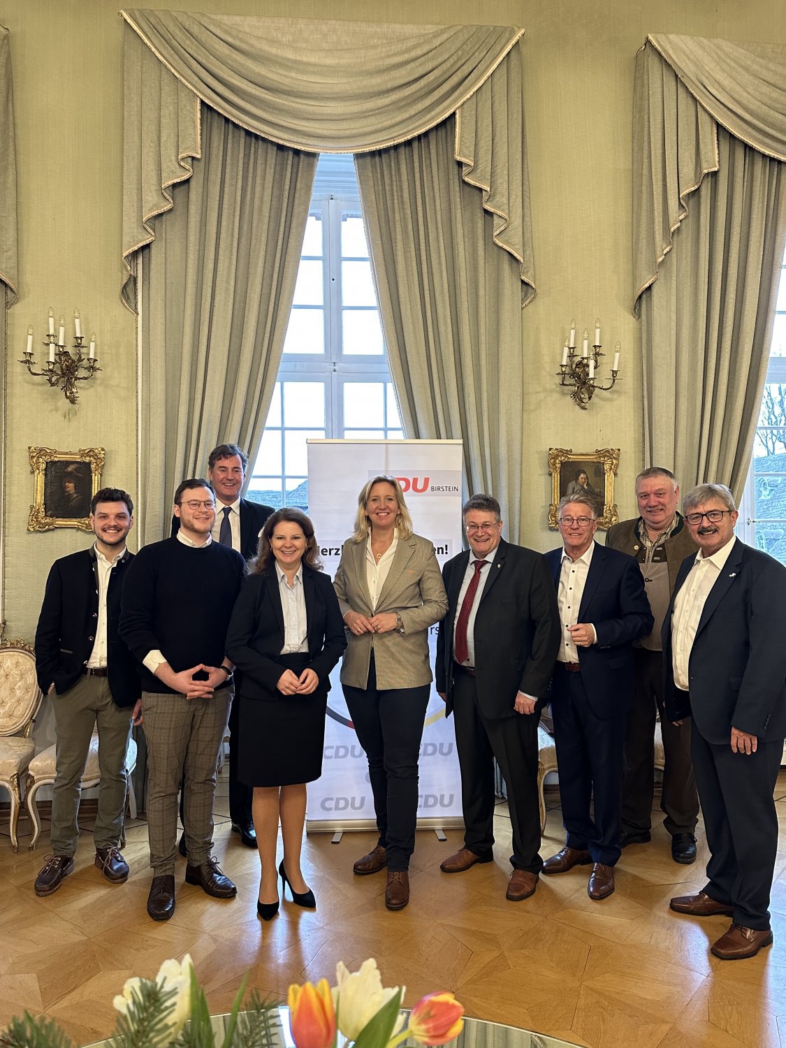 Luis Fuchs, Mike Theimer, Fürst Alexander von Isenburg, Gabriele Stenger, Ines Claus, Michael Reul, Winfried Ottmann, Horst Bartel, Uwe Häuser (v.li.)