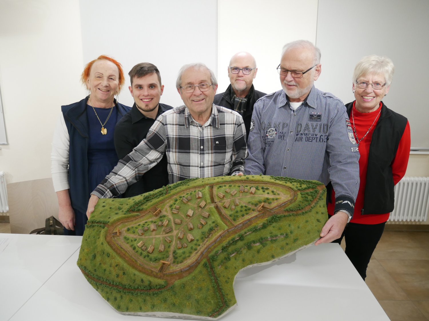 Martina Weibezahn, Simon Beck, Peter Nickel Reiner Faß, Martin Freund und Liselotte Freund (v.li.).