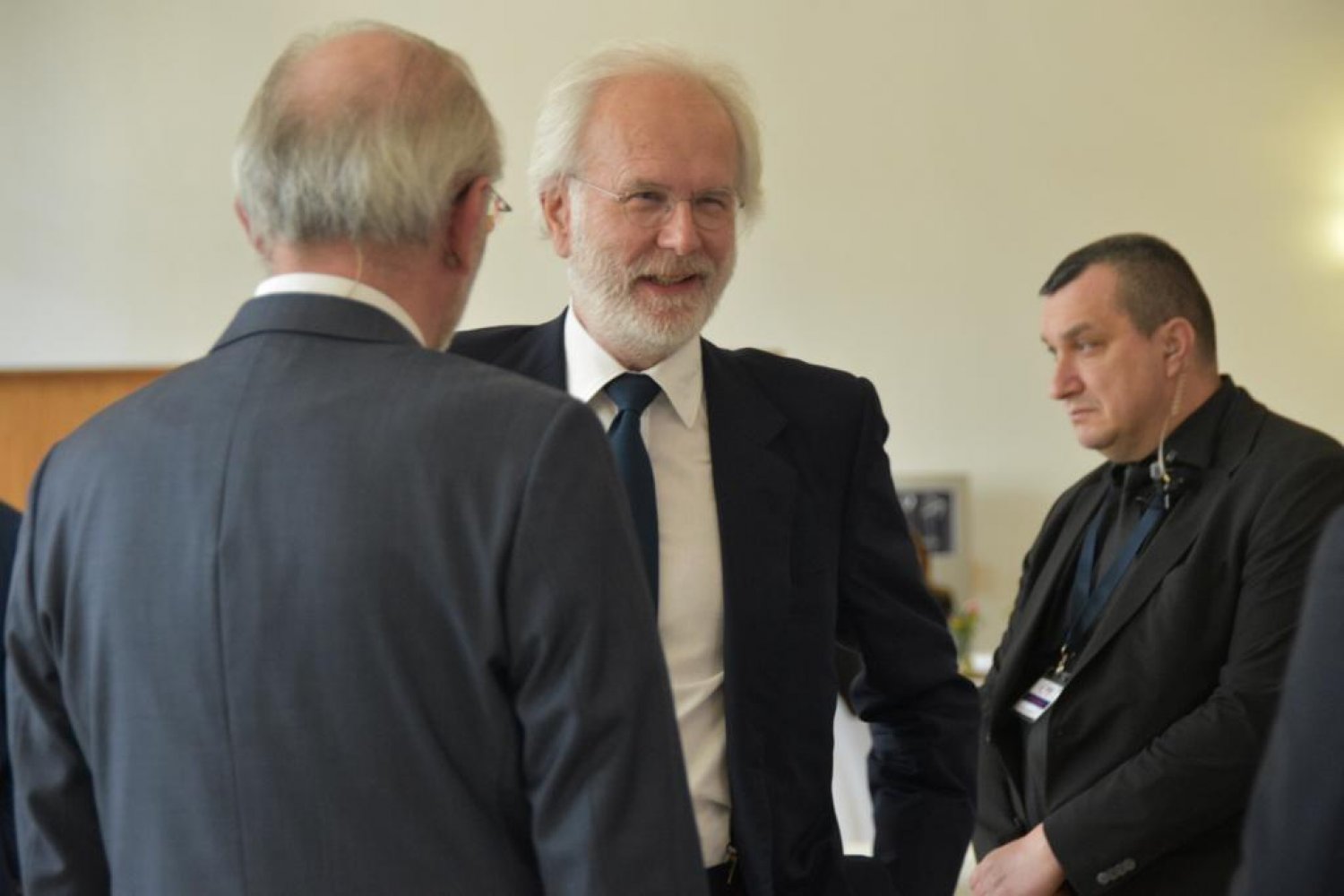Harald Schmidt auf dem Weg zur Bühne