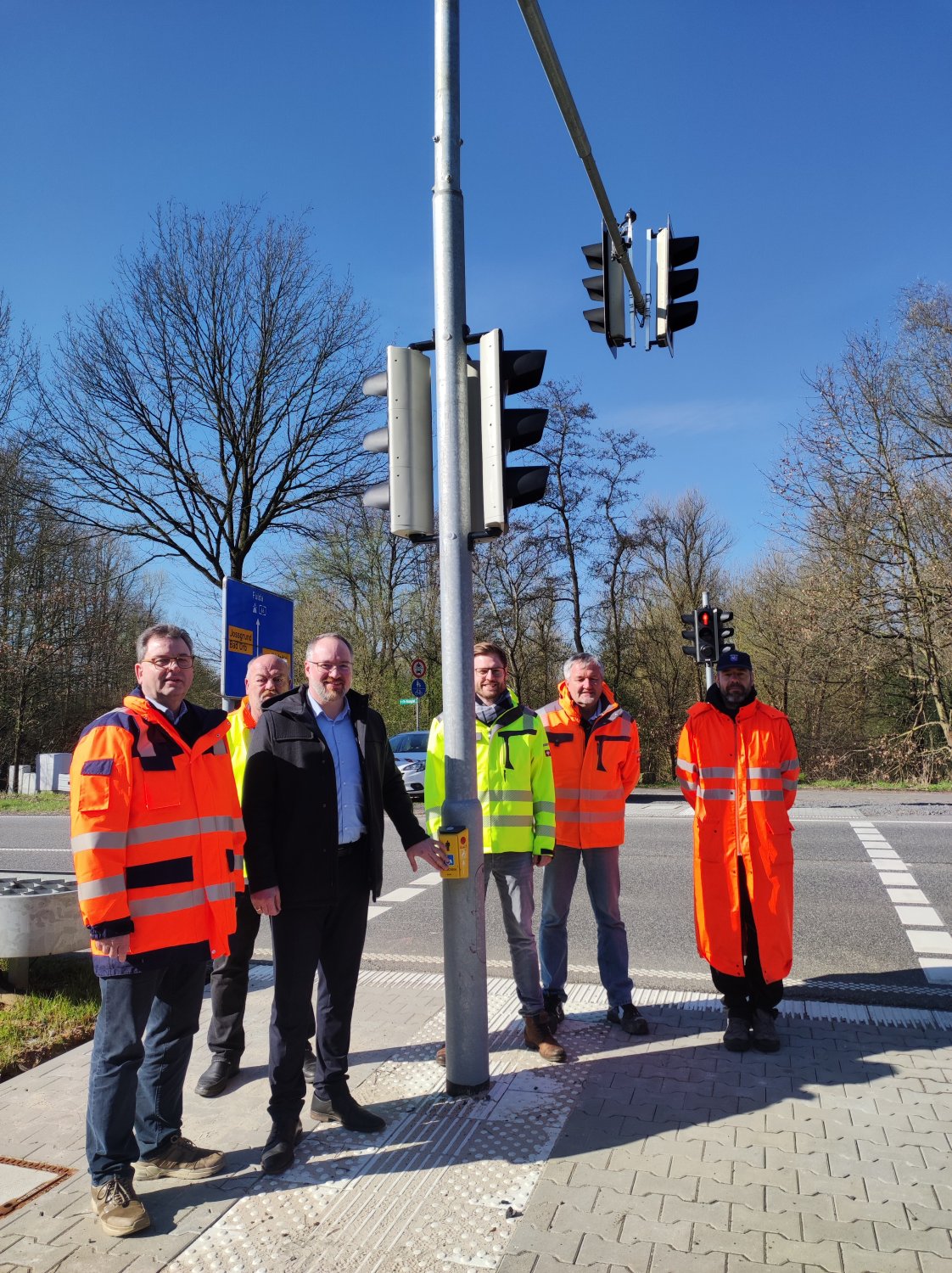 Inbetriebnahme der neuen Fußgängerschutzanlage an der B 276 Eiserne Hand.