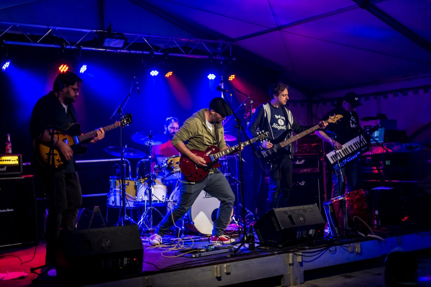 Zum 20. Jubiläum des beliebten Schlüchterner Festivals Rock am Hinkelhof hat sich der gleichnamige Verein am vergangenen Samstag mit Livemusik und Freigetränken bei seinen Unterstützern bedankt. 