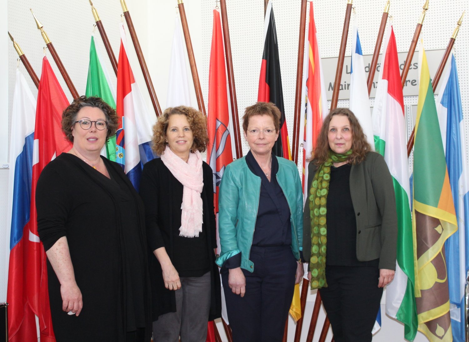 Erste Kreisbeigeordnete Susanne Simmler, die neue Demenzbeauftragte Simone Grecki-Runde, Irmhild Neidhardt (Leitung Leben im Alter) und Claudia Jost (v.li.).