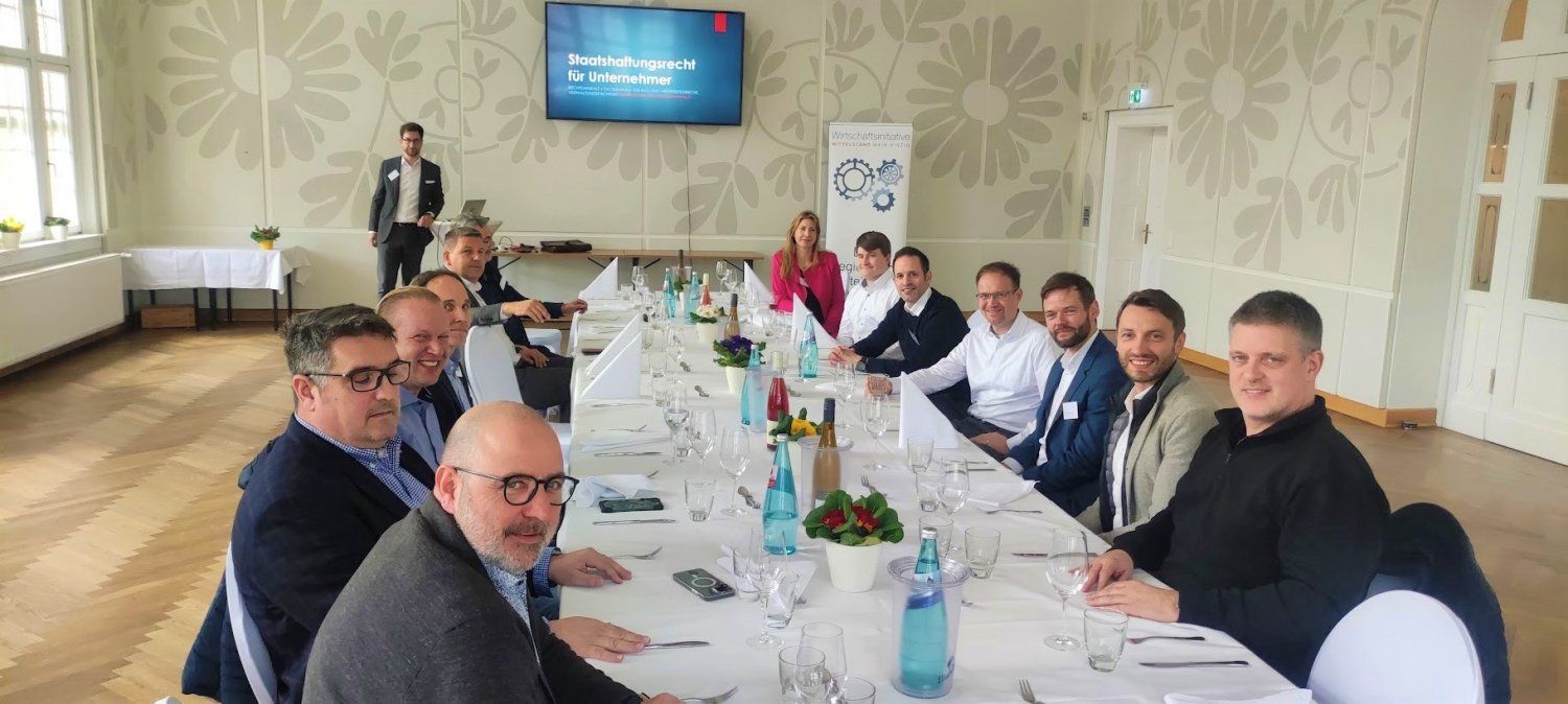 Die Mitglieder der Wirtschaftsinitiative Mittelstand Main-Kinzig e. V. beim Business Lunch
