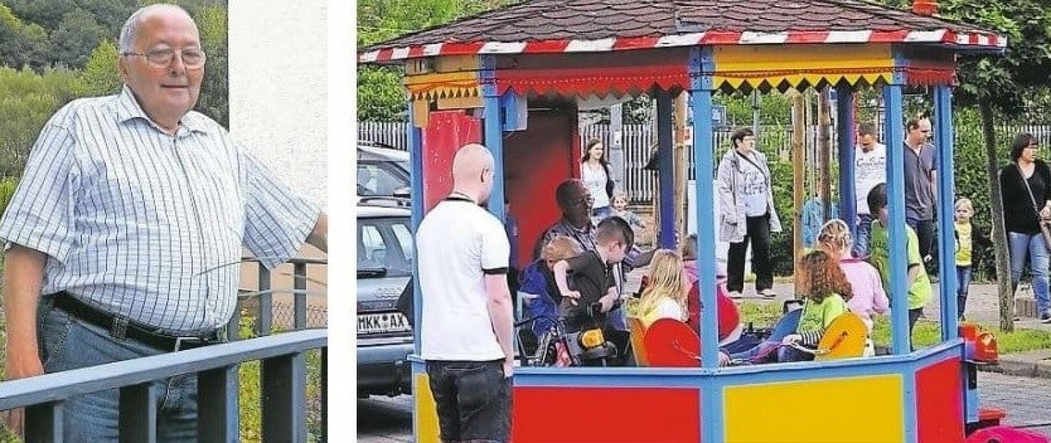 Erwin Amberg und sein Karussell bei einer Kinderveranstaltung vor einigen Jahren.
