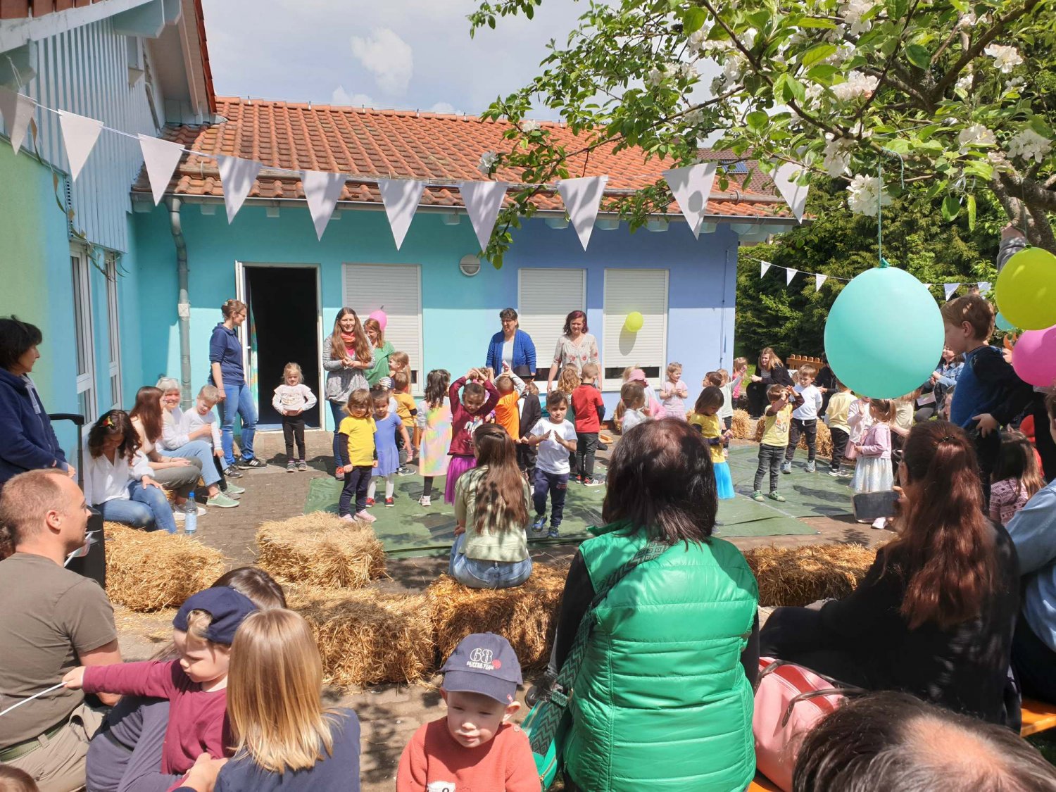 Beim 25-jährigen Jubiläum des Wallrother Kindergartens war kein Regenbogen zu sehen.