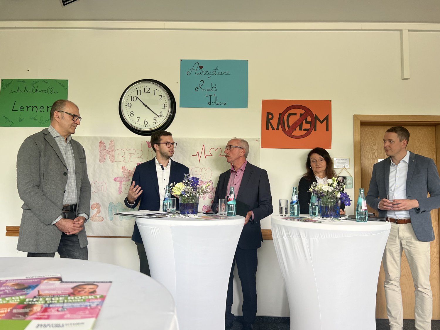 Redeten Tacheles in der Pflegeakademie (v.l.n.r): Robert Erkan, Maximilian Bieri, Horst Rühl, Claudia Brinkmann-Weiß, Christoph Degen