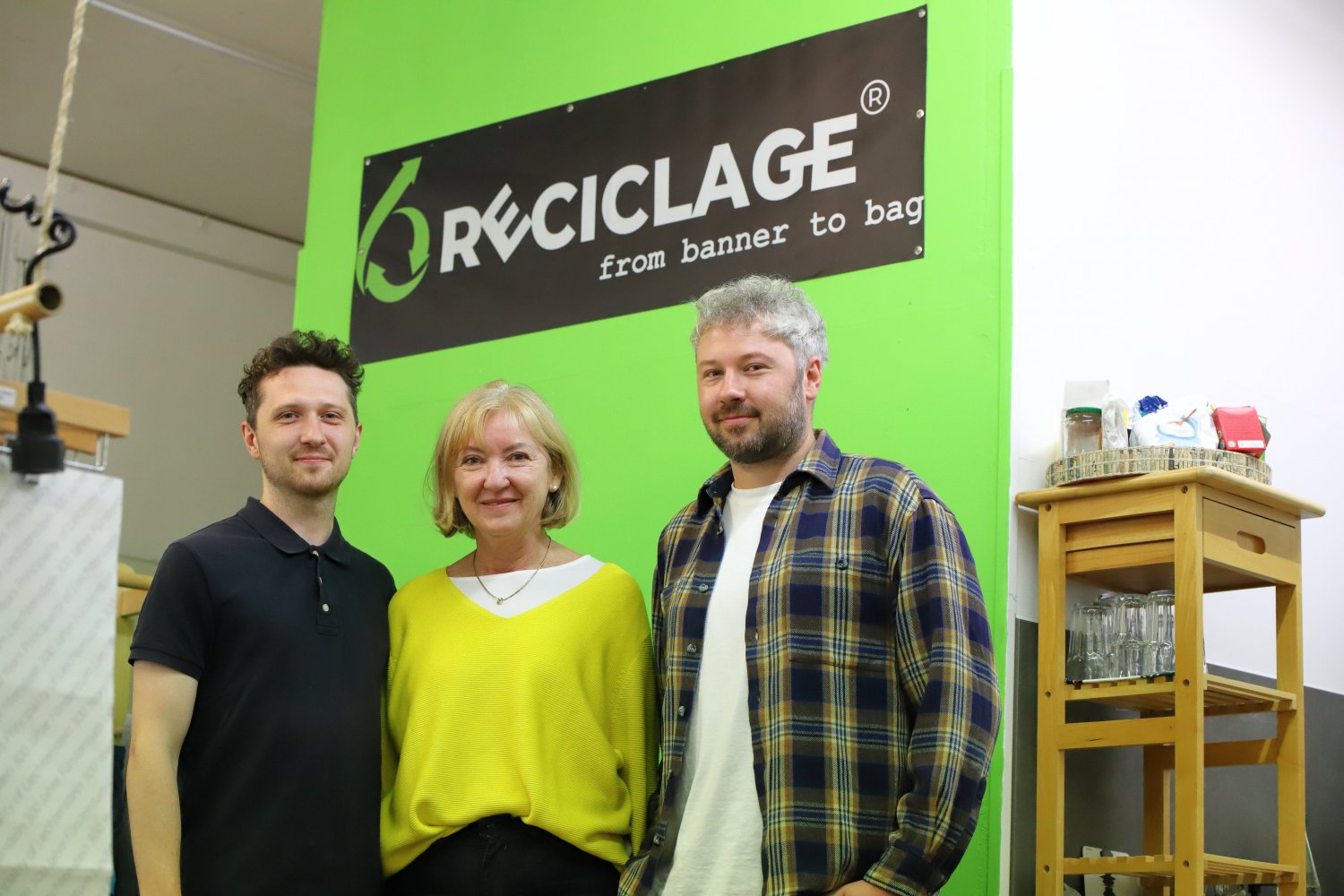 Claudia Dürr mit ihren Söhnen Julian und Richard