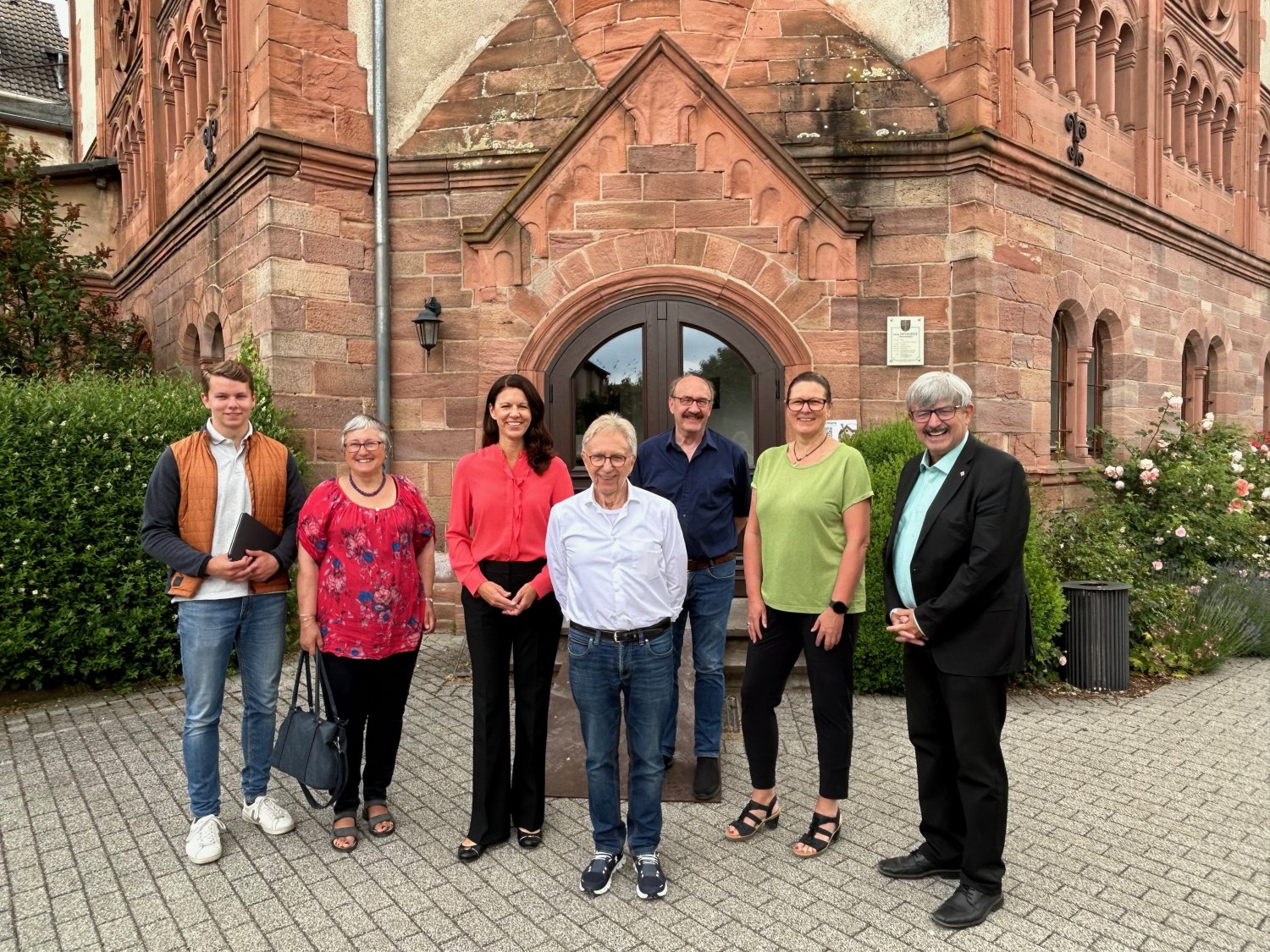 Moritz Gutbier (Büro Leikert), Marianne Truß, Dr. Katja Leikert, Peter Büttner, Reinhold Baier, Kerstin Baier-Hildebrand und Uwe Häuser (v.li.).
