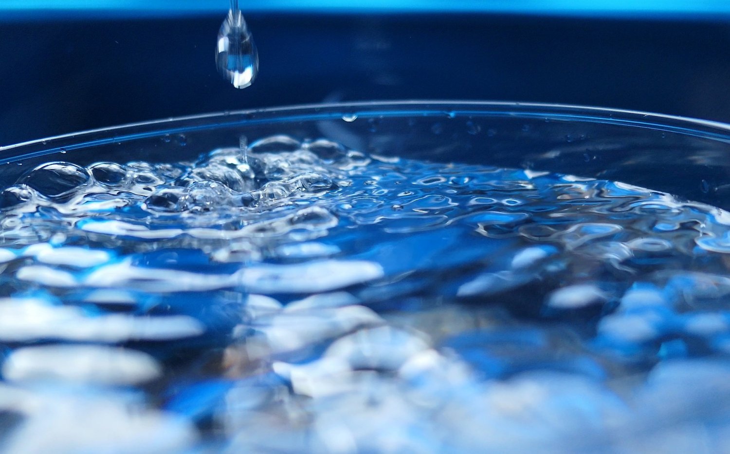 Am Freitag, 16. Juni, ist World-Refill-Day. Dieser Tag soll vor allem daran erinnern, wie viele Vorteile das Trinken von Leitungswasser bietet.