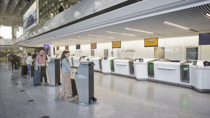 er-ffnung-neuer-baggage-drop-off-automaten-f-r-lufthansa-group