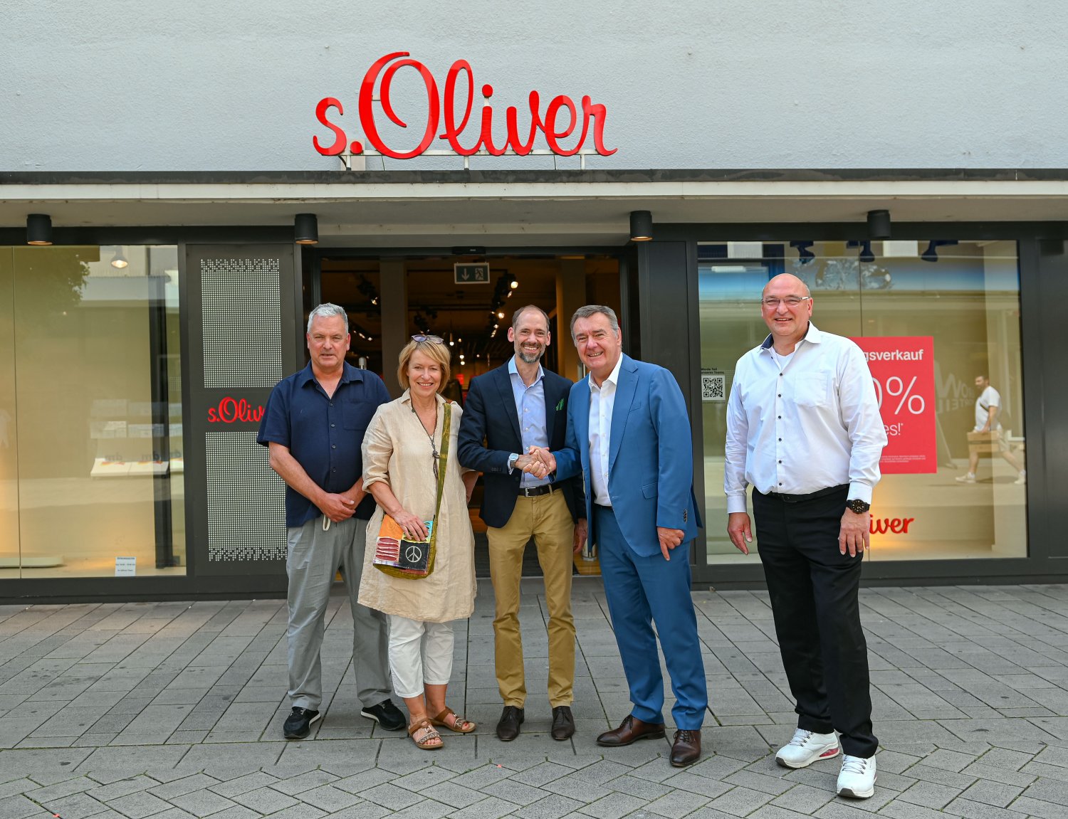 Martin Bieberle (Geschäftsführer Hanau Marketing GmbH und Bauprojekt Hanau GmbH), Susanne Schmitz (Hanau Markting GmbH), Lorey-Geschäftsführer Philipp Keller und Hanaus Oberbürgermeister Claus Kaminsky sowie Norbert Schalinsky.