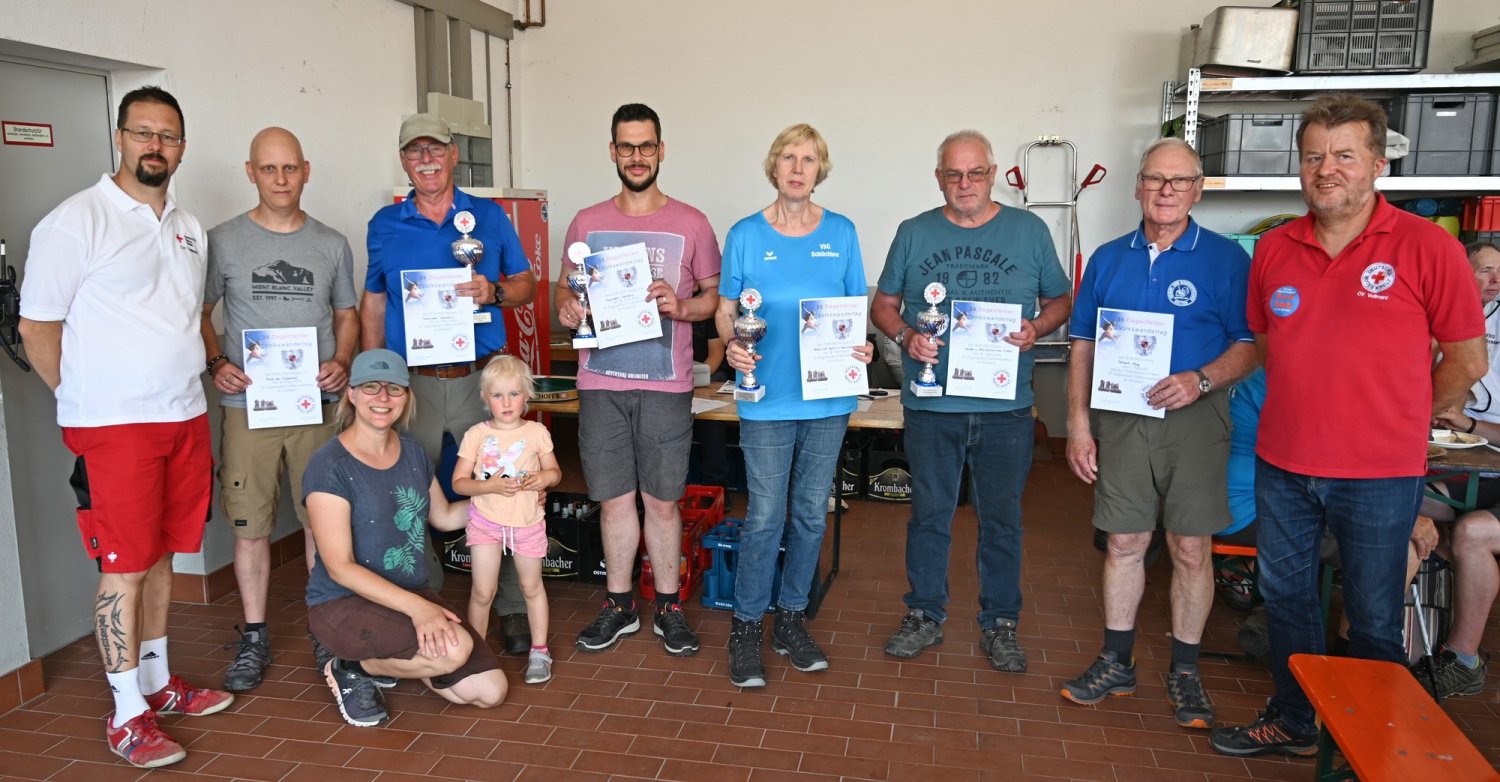 Jetzt hat der Ortsverein Vollmerz des Deutschen Roten Kreuzes an seine Tradition angeknüpft und den 39. Degenfelder Volkswandertag durchgeführt.