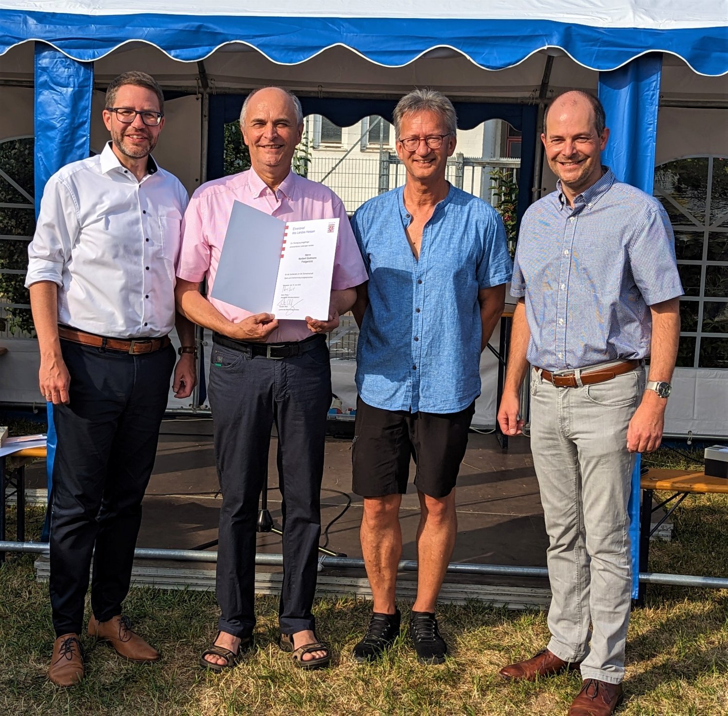 Landrat Thorsten Stolz, Norbert Gutmann, TGS-Vorsitzender Christopher Benz und Bürgermeister Dr. Albrecht Eitz (v.li.).