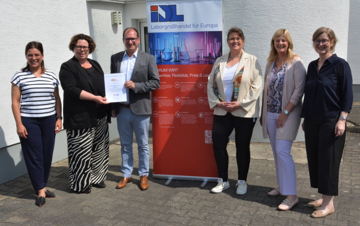Die Firma IDL aus Nidderau ist nun ganz offiziell ein familienfreundlicher Betrieb.