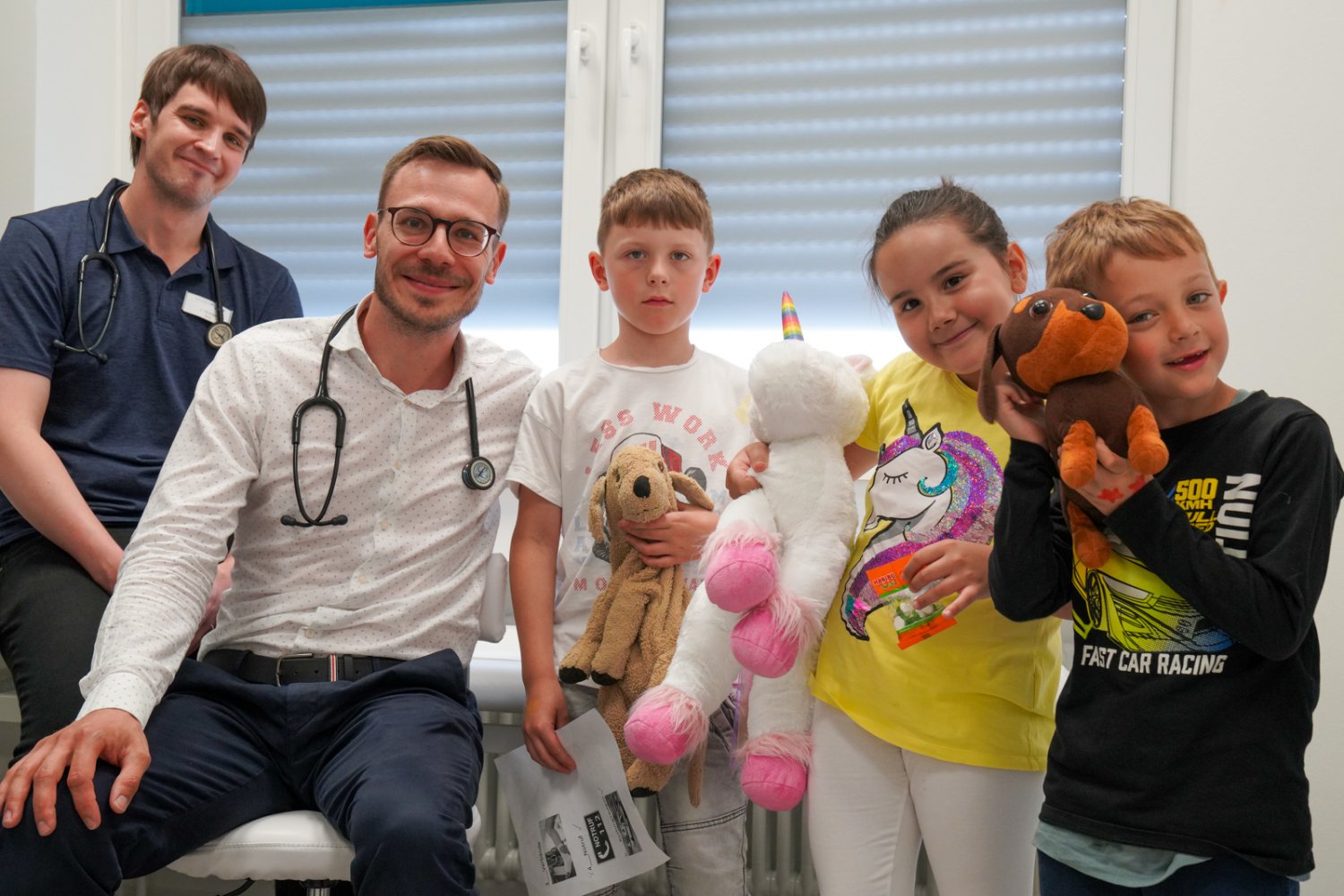Wenn die Kuscheltiere Hundi, Molli, Schnuffi oder Regenbogenstern zum Arzt müssen, dann ist wohl wieder Teddybärsprechstunde bei Hausärzte MKK.