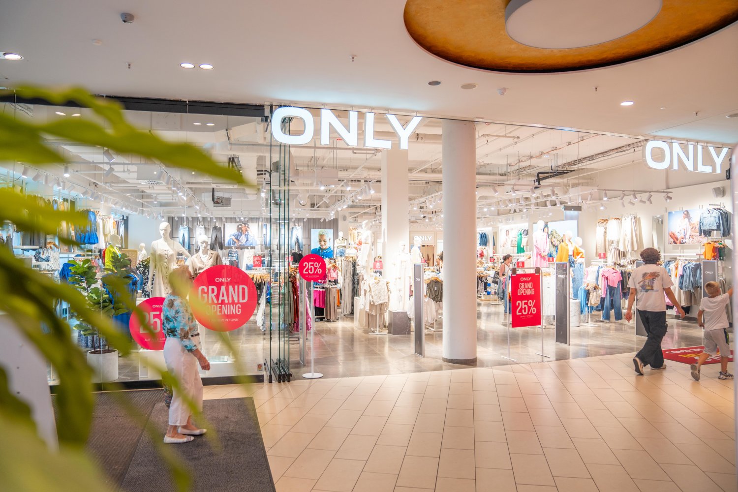 Im Obergeschoss werden die freigewordenen Räumlichkeiten von Only und dem ehemaligen Modegeschäft Zapata zu einem Store zusammengelegt.