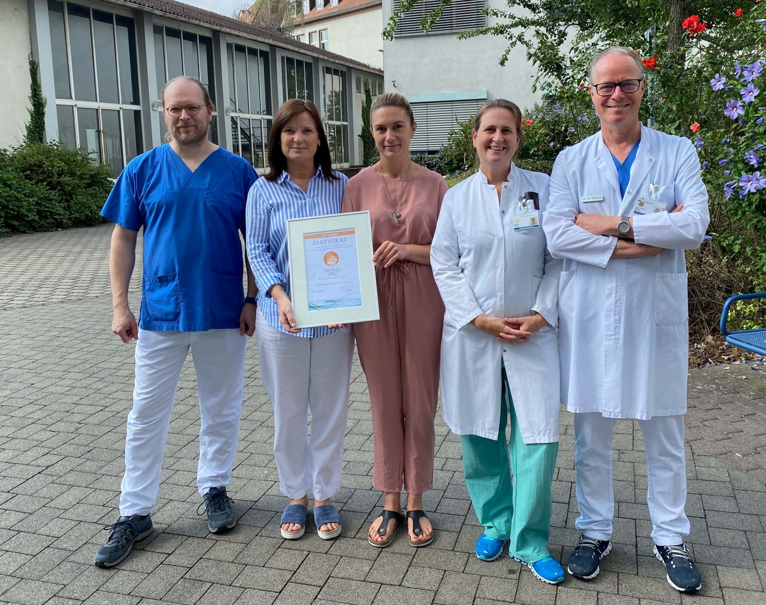 Ingmar Beck, Oberarzt der Klinik für Neurologie; Heidi Hickmann, Mitarbeiterin MS-Ambulanz; Melanie Huber, Mitarbeiterin MS-Ambulanz; Melanie Muser, Oberärztin der Klinik für Neurologie und Dr. med. Sven Thonke (v.li.).