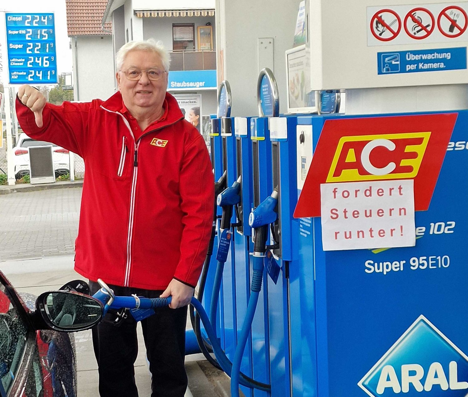 Der Pressesprecher Anton Hofmann vom ACE-Kreisvorstand Main-Kinzig und Wetterau fordert Steuersenkung auf Treibstoffe.