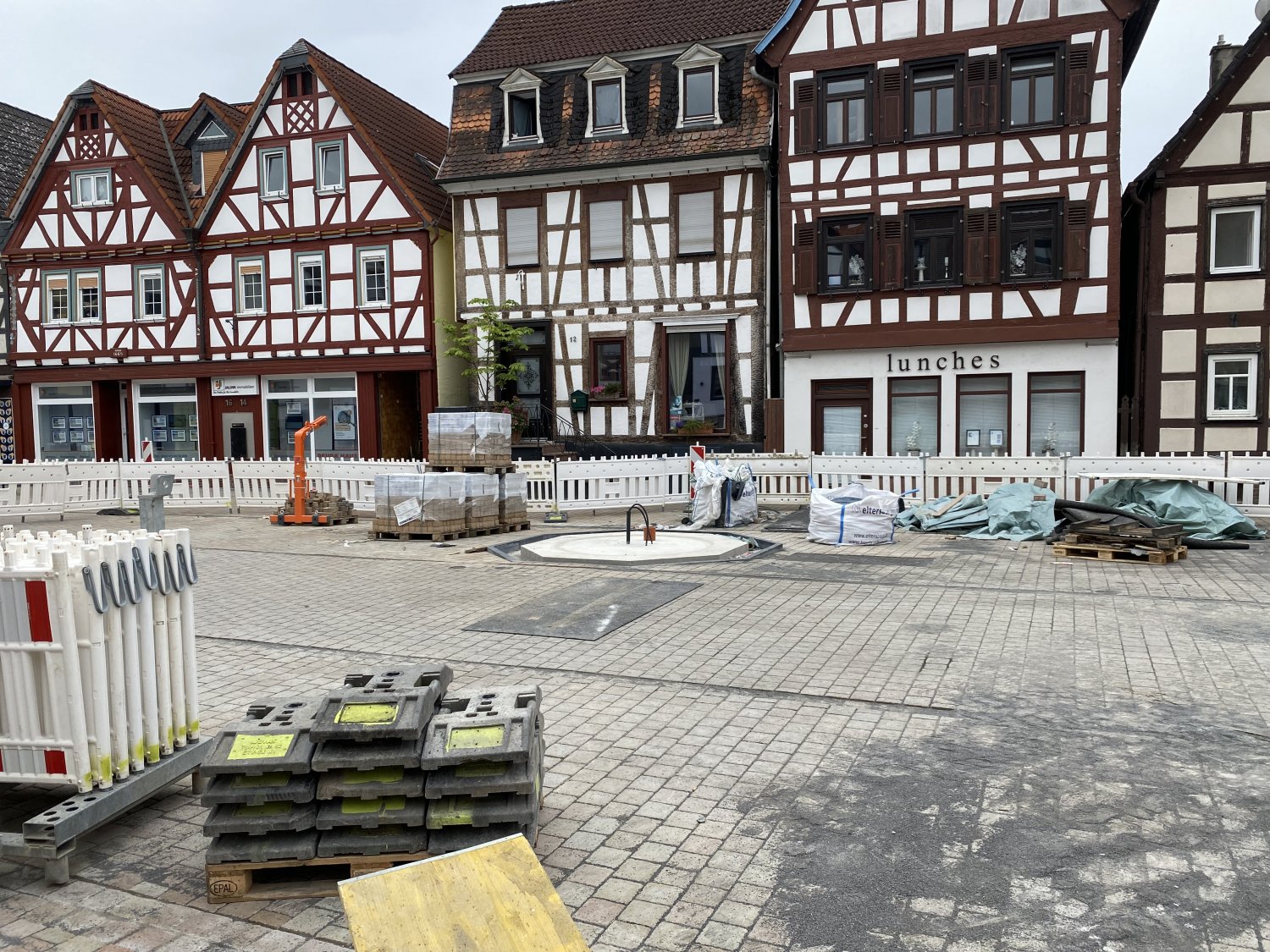 Mitte September soll die Marktplatzfläche wieder den Nidderauer Bürgerinnen und Bürgern zur Verfügung stehen. 